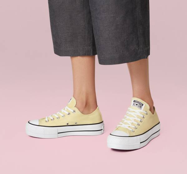 Tenis Cano Baixo Converse Chuck Taylor All Star Lift Plataforma Seasonal Color Limão Pretas Branco | CV-864MFW